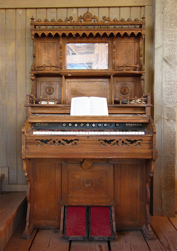 Foot-Pumped Harmonium